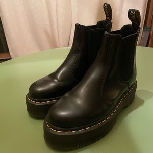 Doc Martens platform Chelsea Boots
